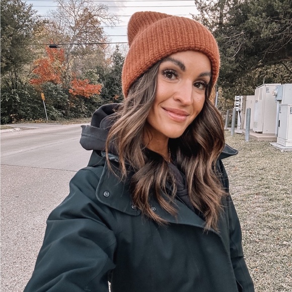 Madewell Alpaca-Blend Cuffed Beanie - Picture 4 of 10